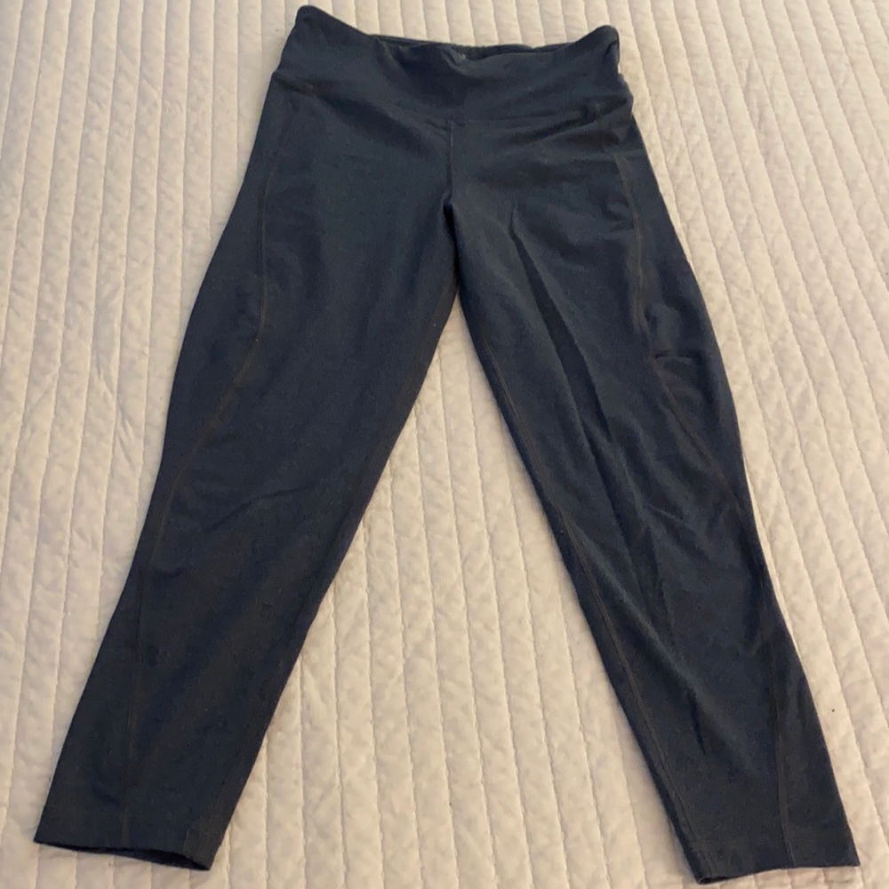 EUC Vineyard Vines Cropped Athletic Leggings Capris M